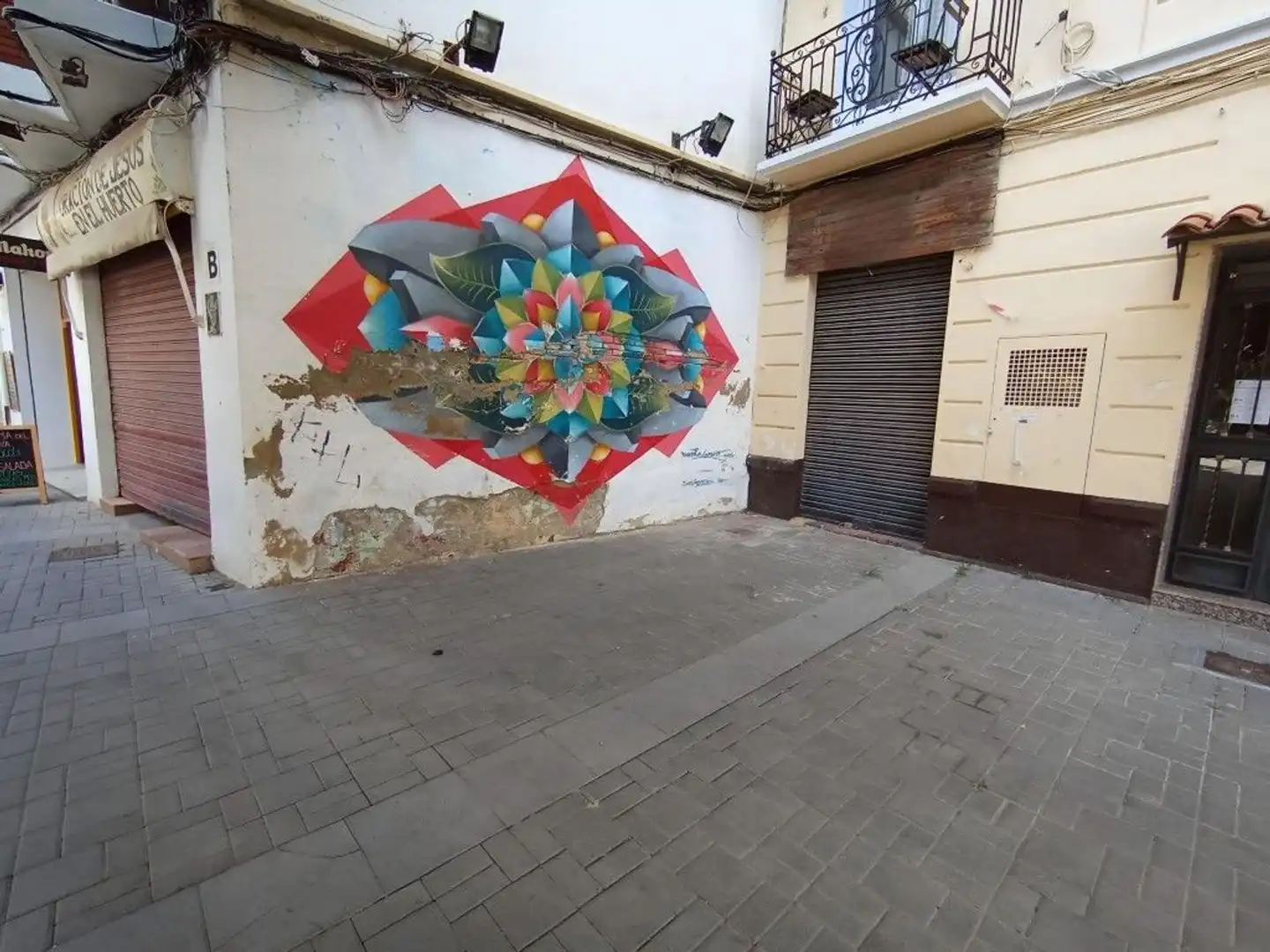 Vista exterior de Local en venda en Valencia amb Terrassa