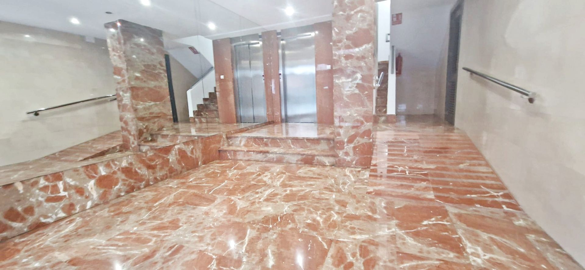 Oficina en venta en Avinguda Benito Perez Galdos, 37, Ensanche - Diputación