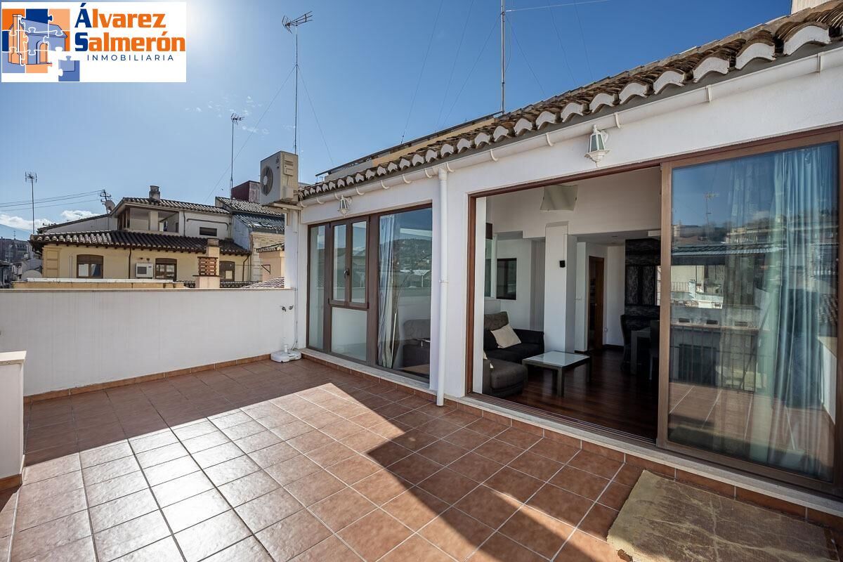 Terrassa de Pis en venda en  Granada Capital amb Aire condicionat, Calefacció i Terrassa