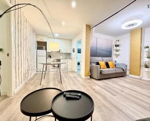 Sala d'estar de Apartament de lloguer en  Madrid Capital amb Calefacció, Moblat i Forn