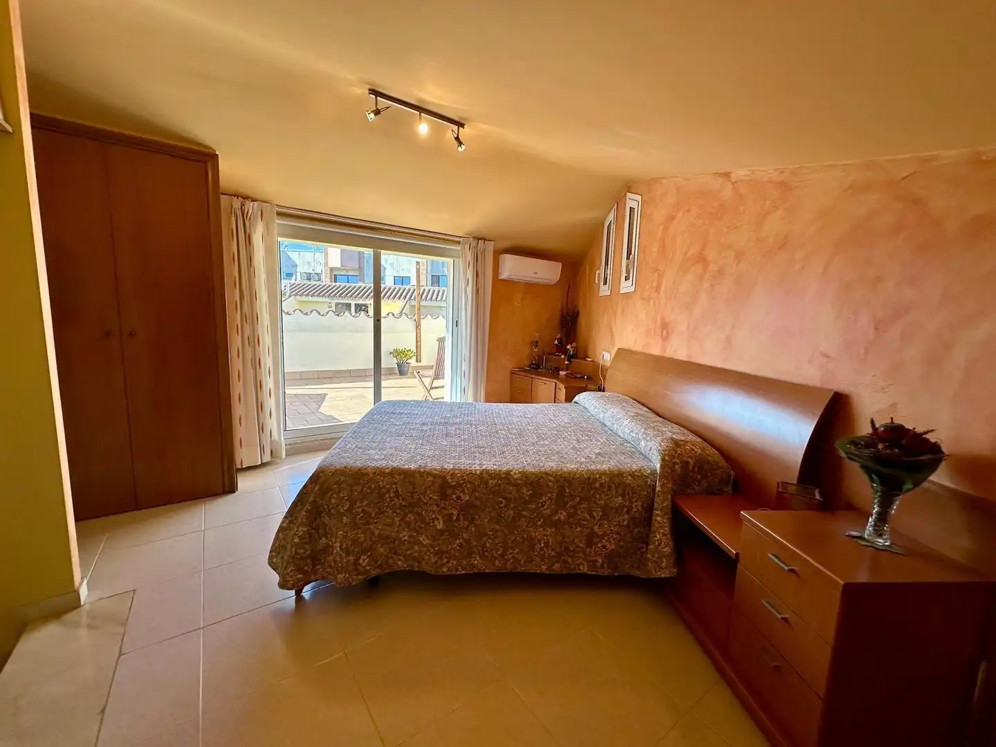 Dormitori de Casa adosada en venda en Lloret de Mar amb Aire condicionat, Calefacció i Jardí privat