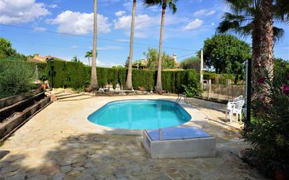 Piscina de Casa o xalet en venda en Chiva amb Aire condicionat, Jardí privat i Terrassa