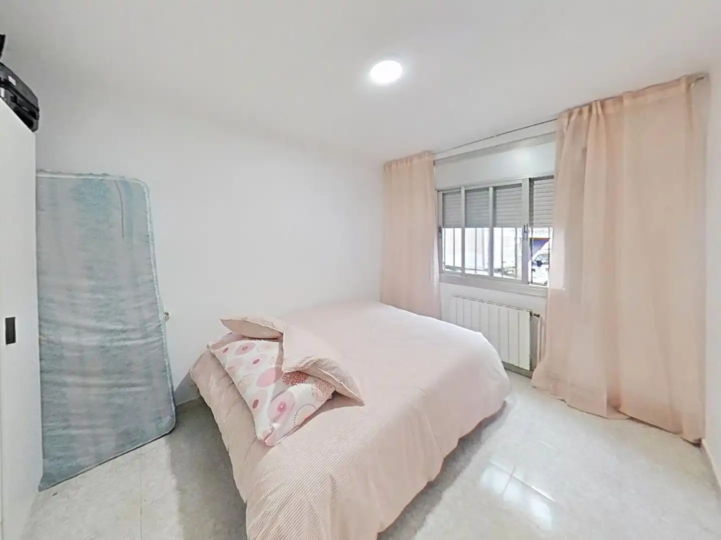 Habitación de Planta baja en venta en Sabadell con Calefacción