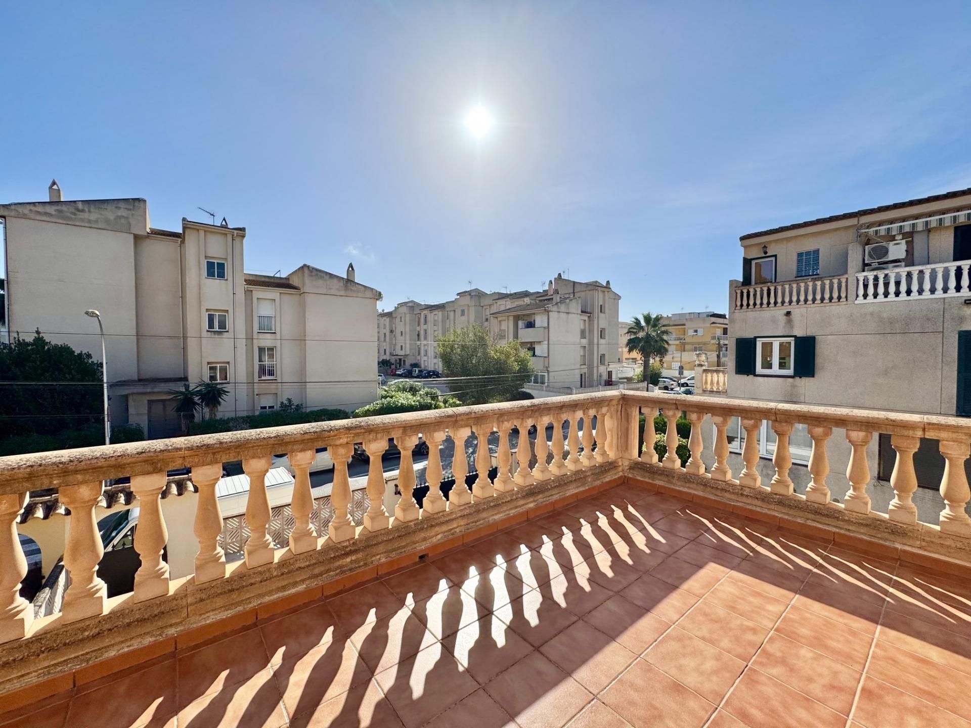 Vista exterior de Casa adosada en venda en Calvià amb Aire condicionat, Jardí privat i Terrassa
