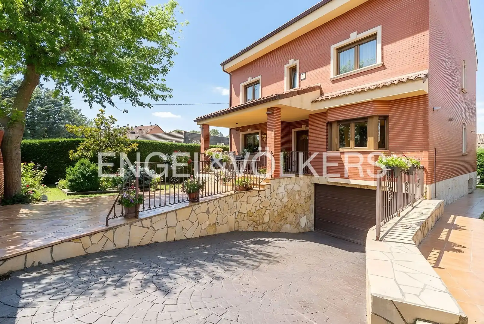 Vista exterior de Casa o chalet en venta en Cobeña con Calefacción, Jardín privado y Parquet