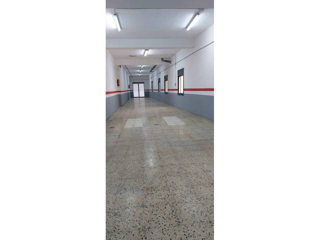Local comercial en Alquiler en Calle Mossèn Camil Rosell en Centre