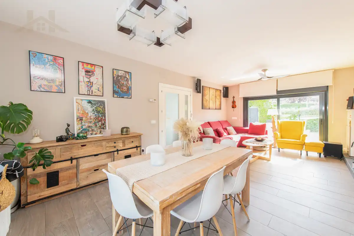 Comedor de Casa adosada en venta en Arganda del Rey con Calefacción, Jardín privado y Trastero