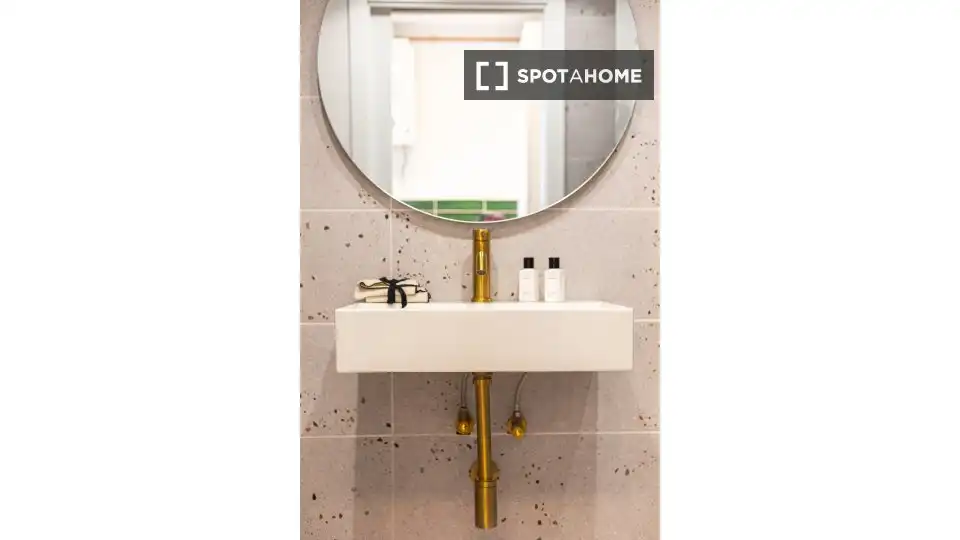 Baño de Piso de alquiler en Valencia con Aire acondicionado, Calefacción y Amueblado