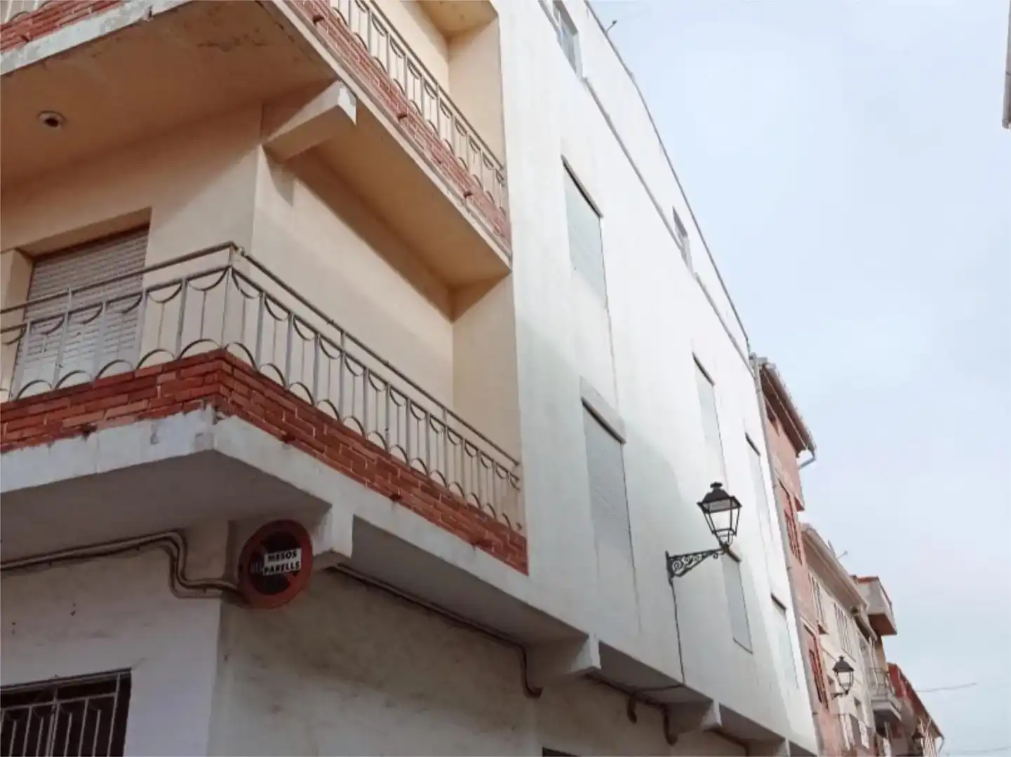 Vista exterior de Casa adosada en venda en Llutxent amb Balcó