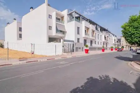 Außenansicht von Wohnungen zum Verkauf in Armilla mit Heizung, Abstellraum und Schwimmbad