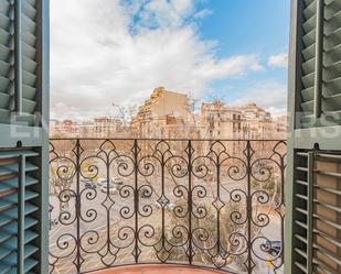 Balcony of Apartment for sale in  Barcelona Capital  with Air Conditioner, Heating and Parquet flooring