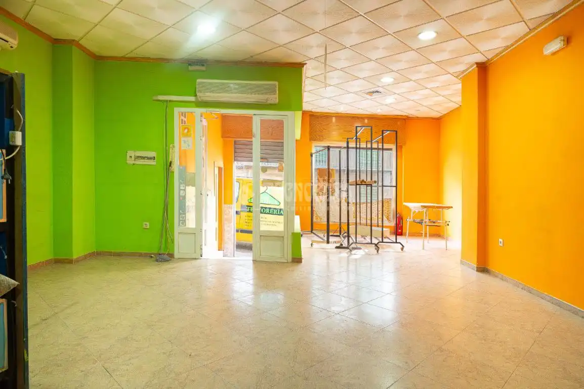 Locale commerciale in vendita a C. Joaquín Galván, imagen 2