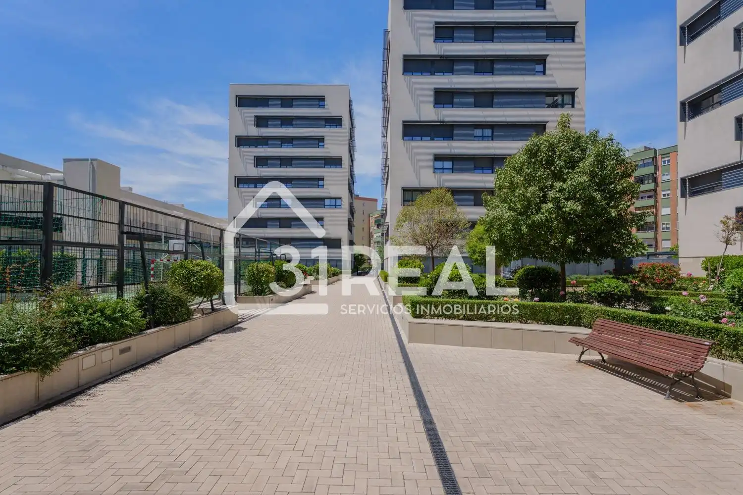 Außenansicht von Wohnung zum Verkauf in Madrid mit Heizung, Privatgarten und Gemeinschaftspool