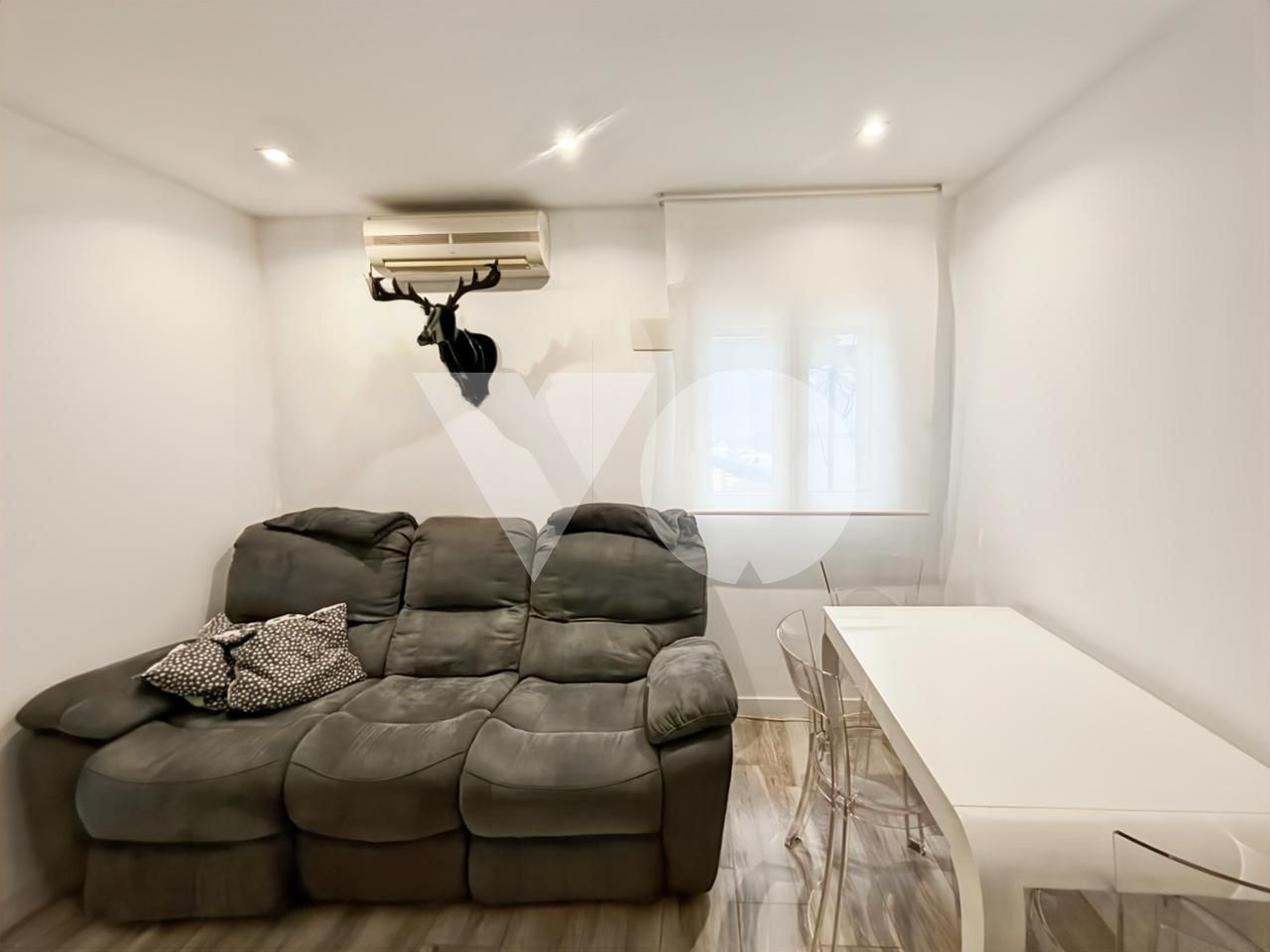 Sala d'estar de Planta baixa en venda en  Madrid Capital amb Aire condicionat i Moblat