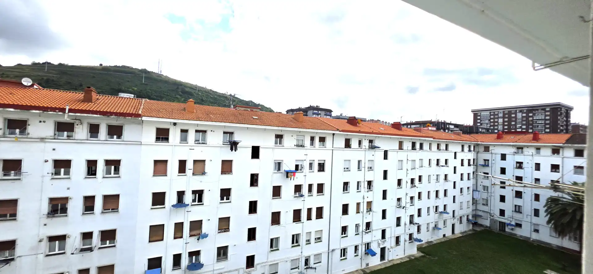 Exterior view of Flat for sale in Bilbao   with Storage room, Furnished and Oven