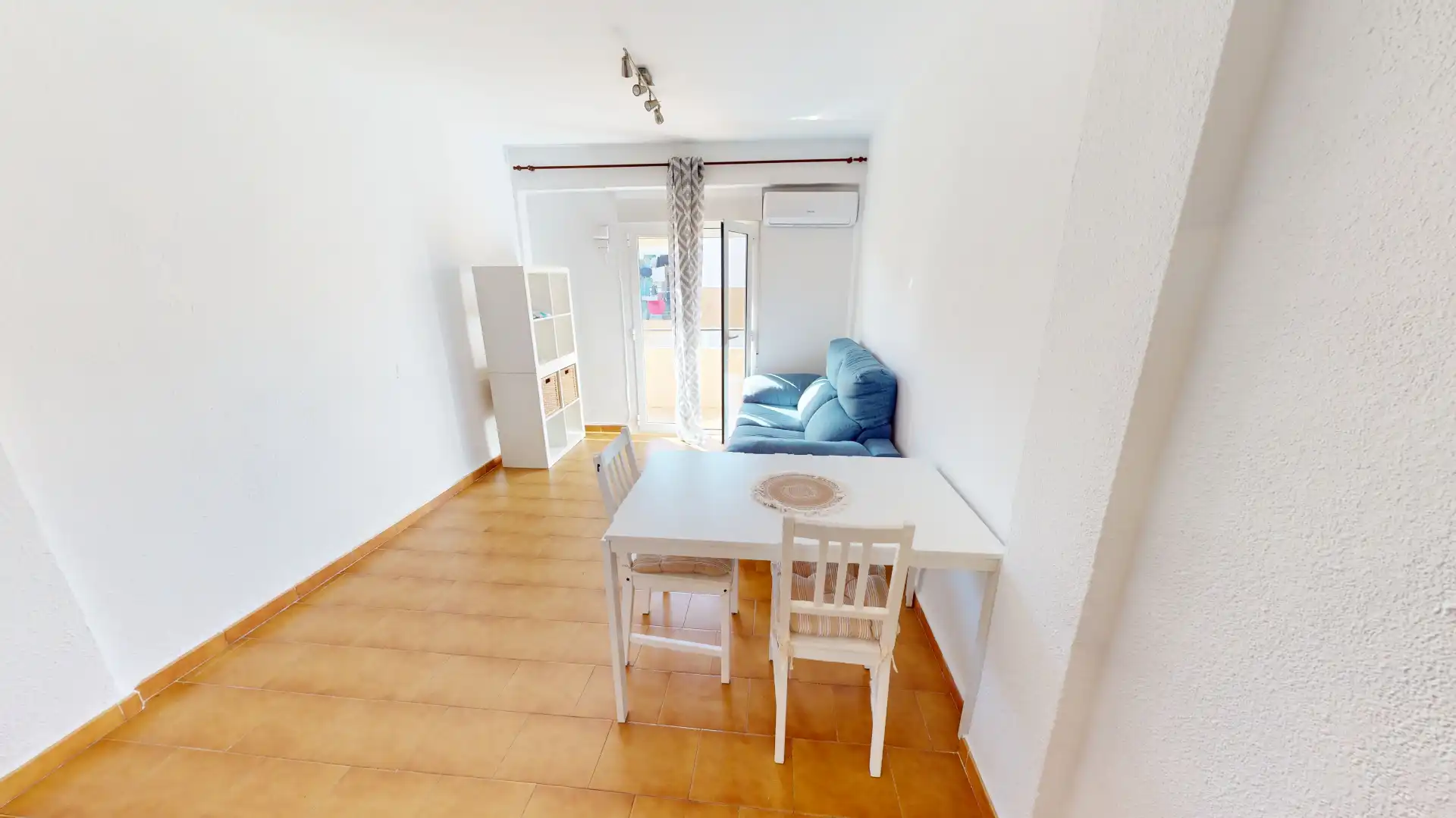Habitación de Piso en venta en Alicante / Alacant con Aire acondicionado y Amueblado