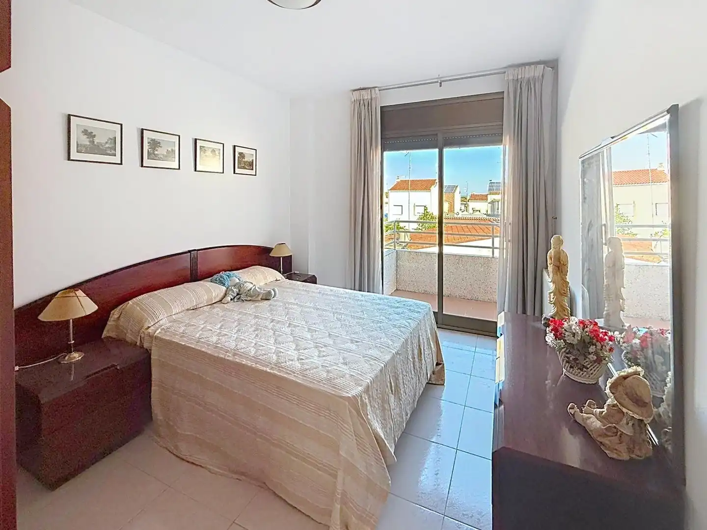 Habitación de Casa adosada en venta en Vilanova i la Geltrú con Terraza y Balcón