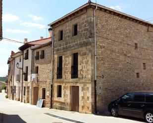 Vista exterior de Casa o xalet en venda en Covarrubias amb Traster