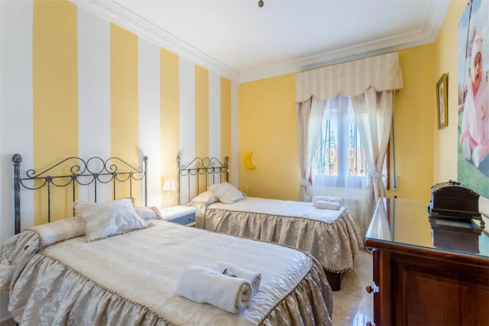 Habitación de Casa o chalet en venta en Fuentes de Andalucía con Aire acondicionado y Piscina