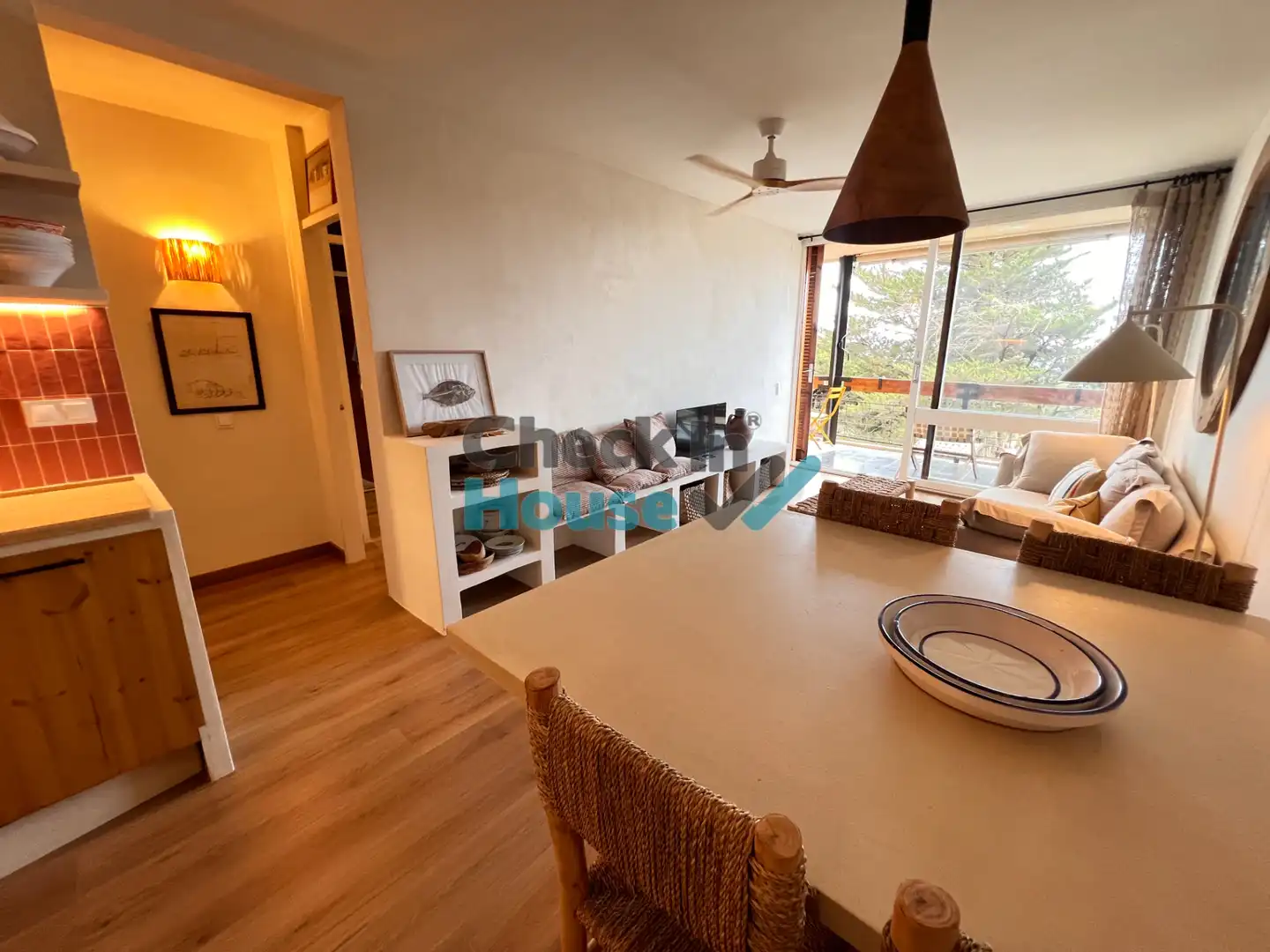 Menjador de Apartament de lloguer en Sant Feliu de Guíxols amb Moblat, Forn i Rentadora