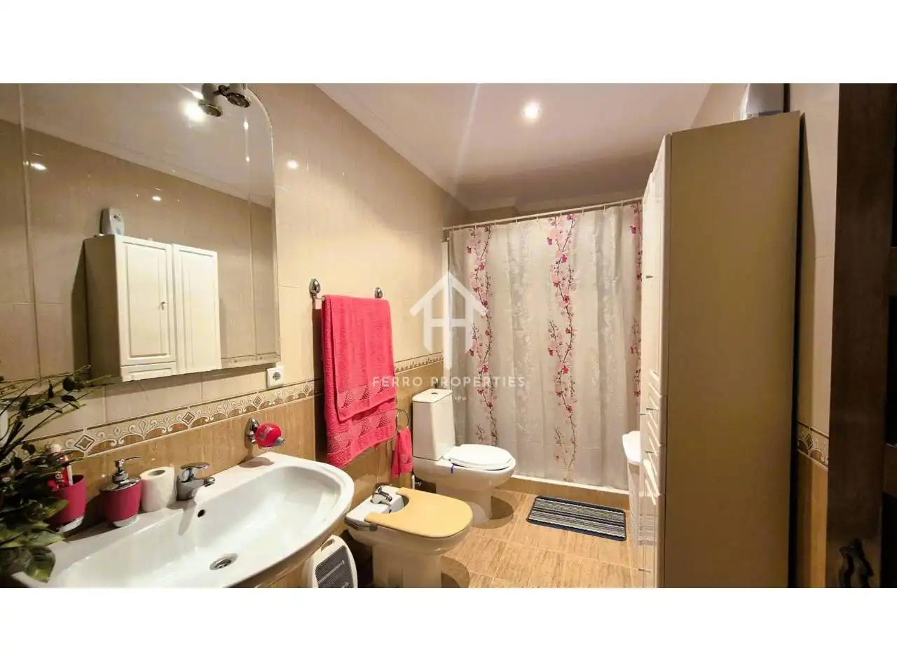 Bany de Casa o xalet en venda en Algarinejo amb Jardí privat, Terrassa i Moblat