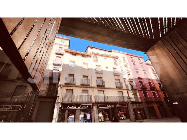 Edificio en Venta en Calle Mossèn Jacint Verdaguer en Ripoll