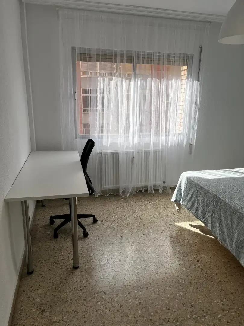 Habitación de Piso de alquiler en Teruel con Calefacción, Terraza y Amueblado