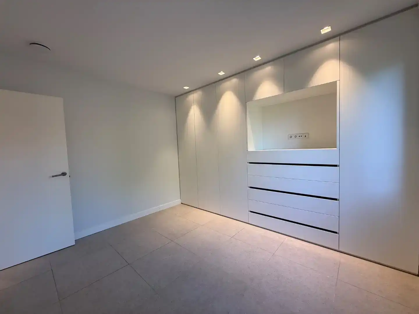 Wohnung zur Miete in  Madrid Capital mit Klimaanlage und Schwimmbad