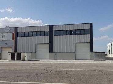 Nau industrial de lloguer a Magraners