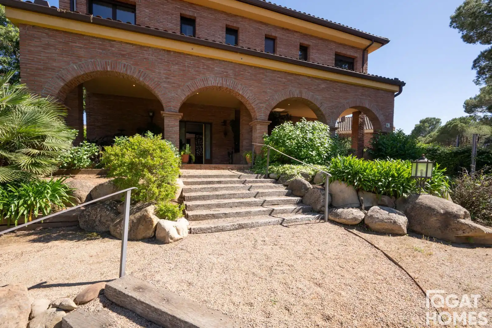 Vista exterior de Casa o chalet de alquiler en Sant Cugat del Vallès con Aire acondicionado, Calefacción y Jardín privado