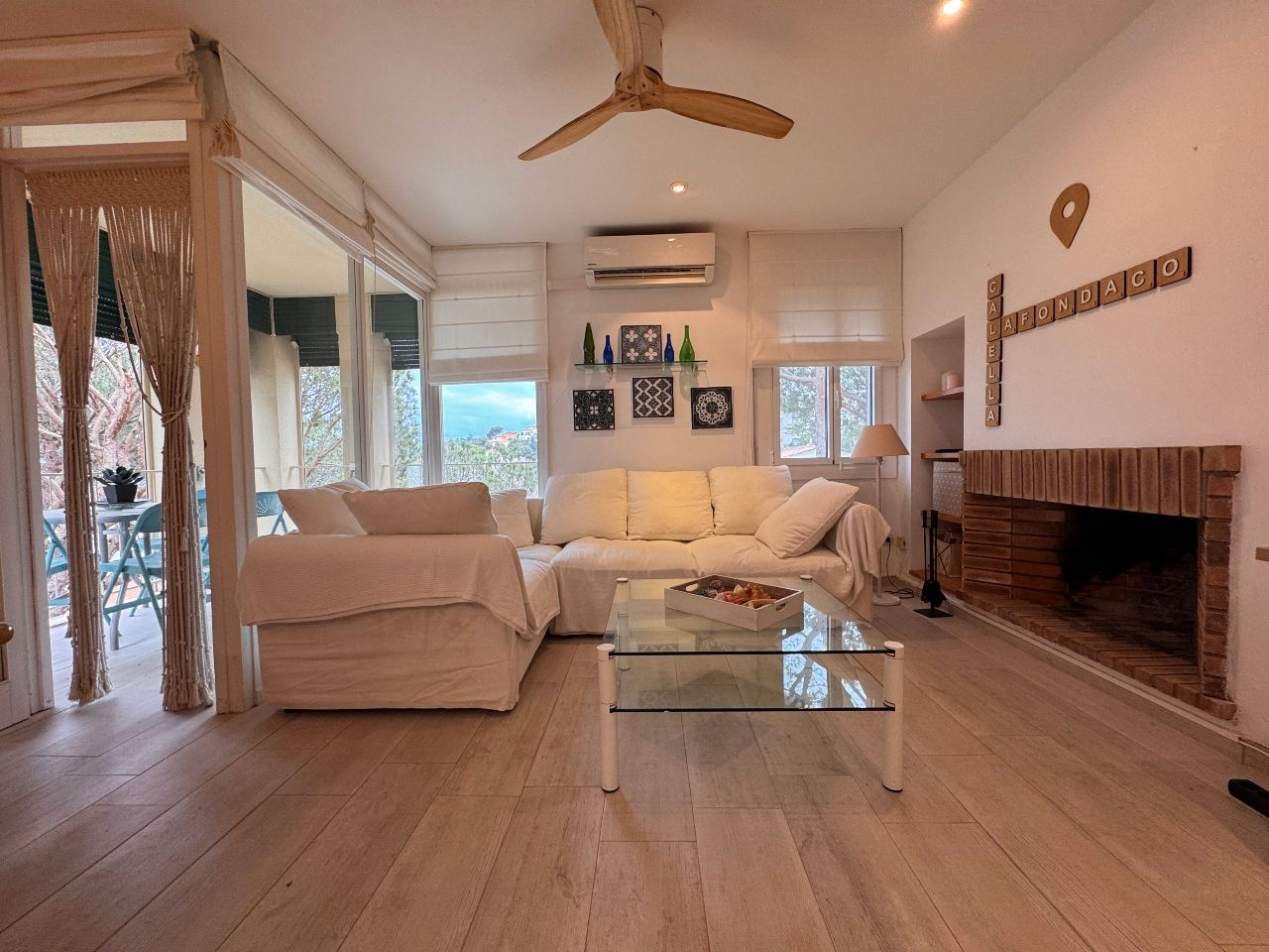 Living room of Flat for sale in Palafrugell  with Air Conditioner, Heating and Terrace