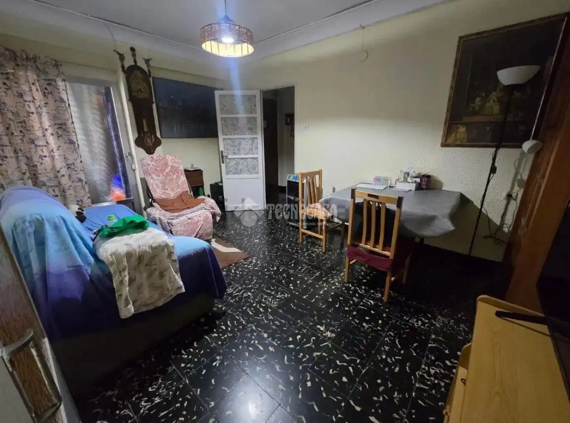 Flat for sale in Valencia  with Air Conditioner and Balcony