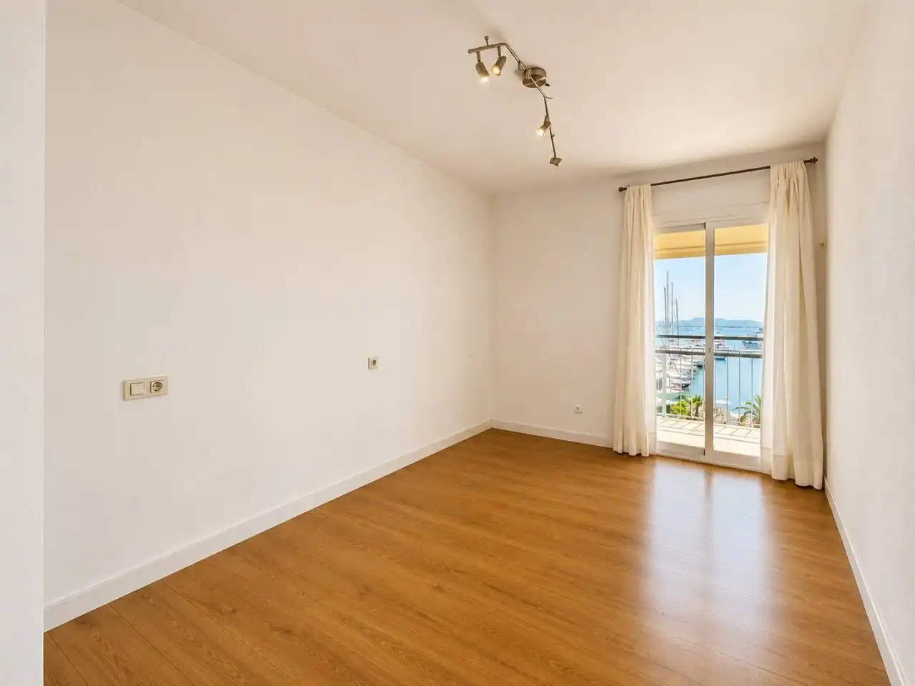 Schlafzimmer von Wohnung zum Verkauf in  Palma de Mallorca mit Klimaanlage, Heizung und Terrasse