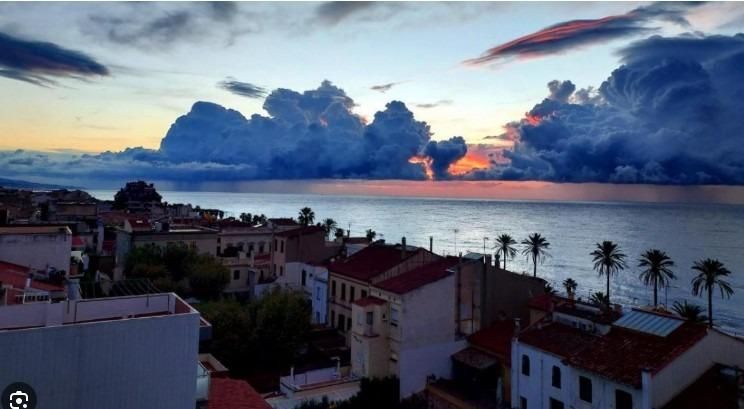 Vista exterior de Casa adosada en venda en Vilassar de Mar amb Calefacció i Jardí privat