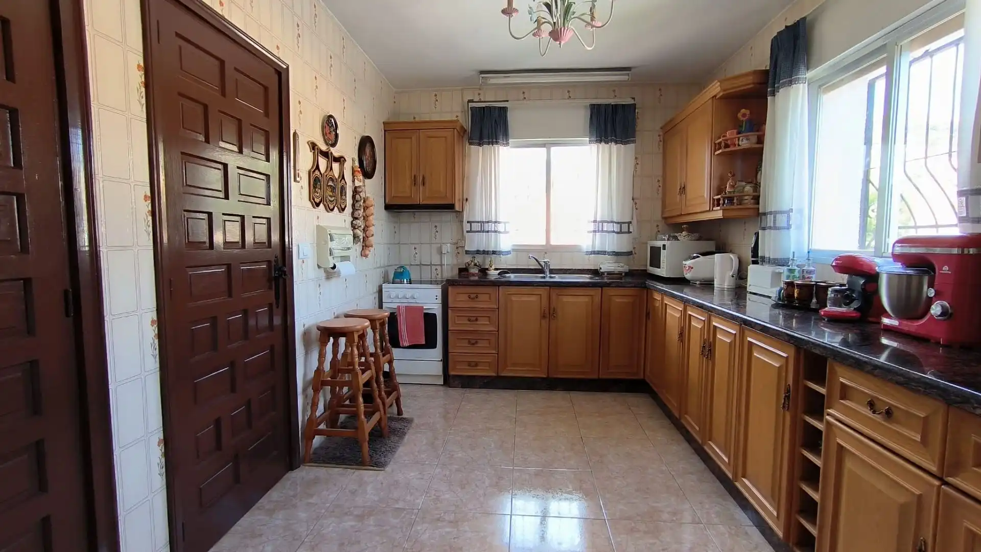 Cuina de Casa o xalet en venda en L'Alfàs del Pi amb Aire condicionat, Calefacció i Jardí privat