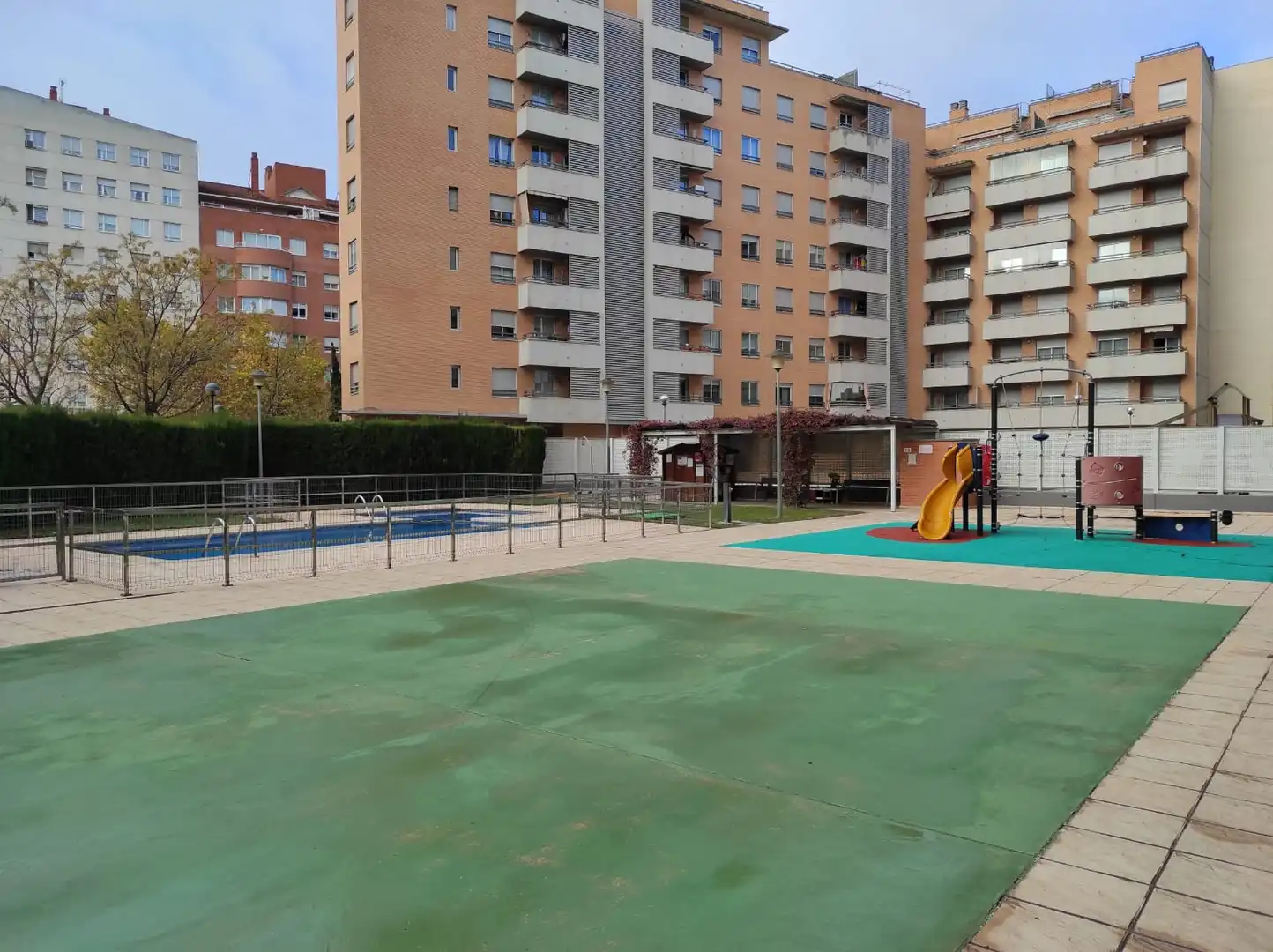 Piscina de Pis de lloguer en Zaragoza amb Aire condicionat, Calefacció i Parquet