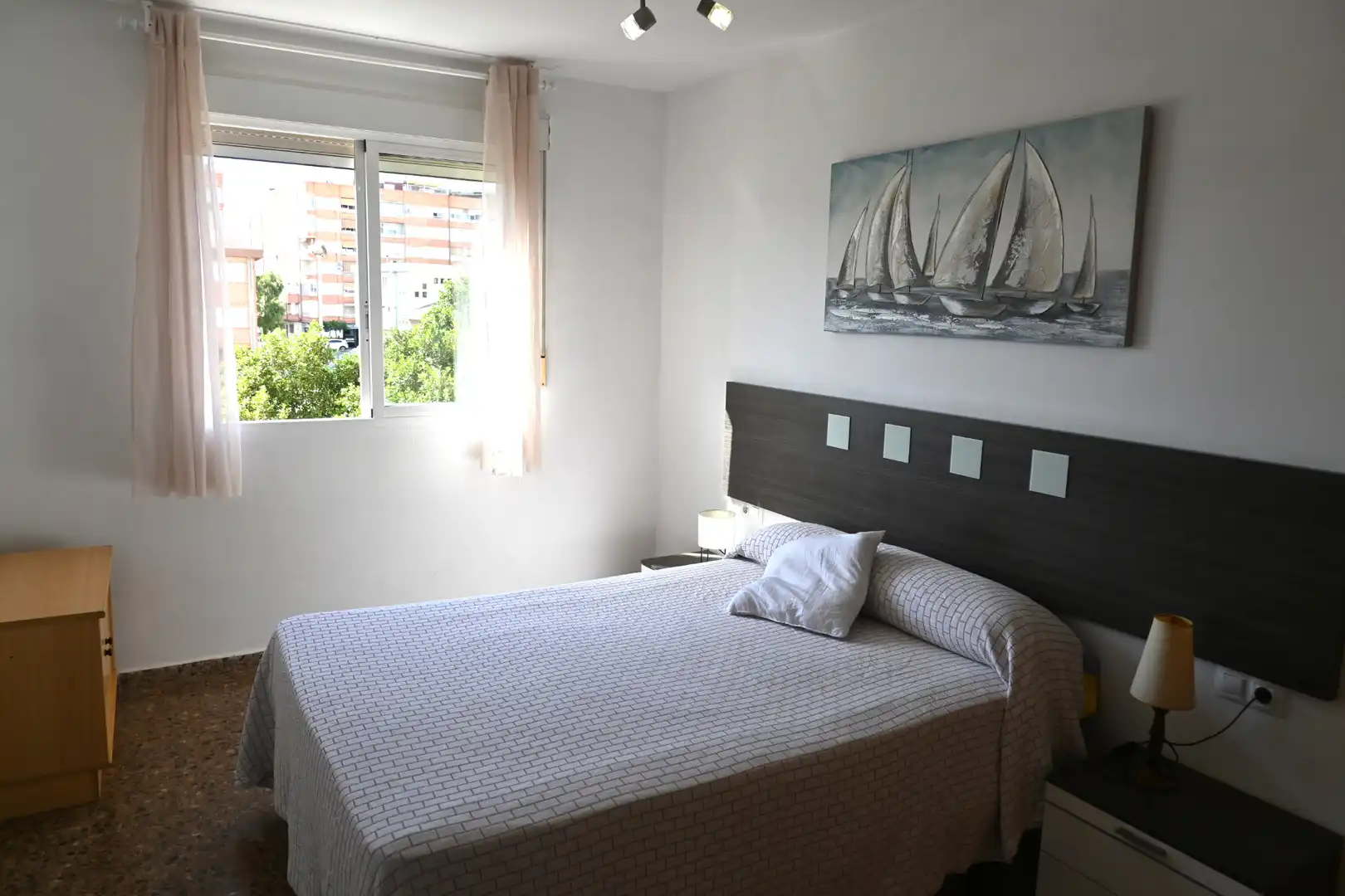 Habitación de Piso en venta en Sagunto / Sagunt con Aire acondicionado, Trastero y Amueblado