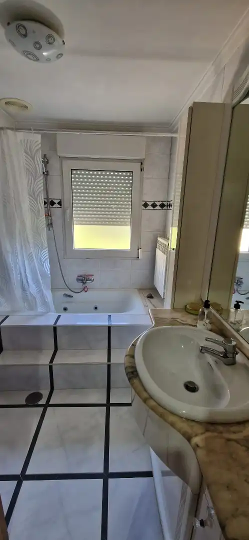 Bany de Casa o xalet en venda en Riosa amb Calefacció, Jardí privat i Terrassa