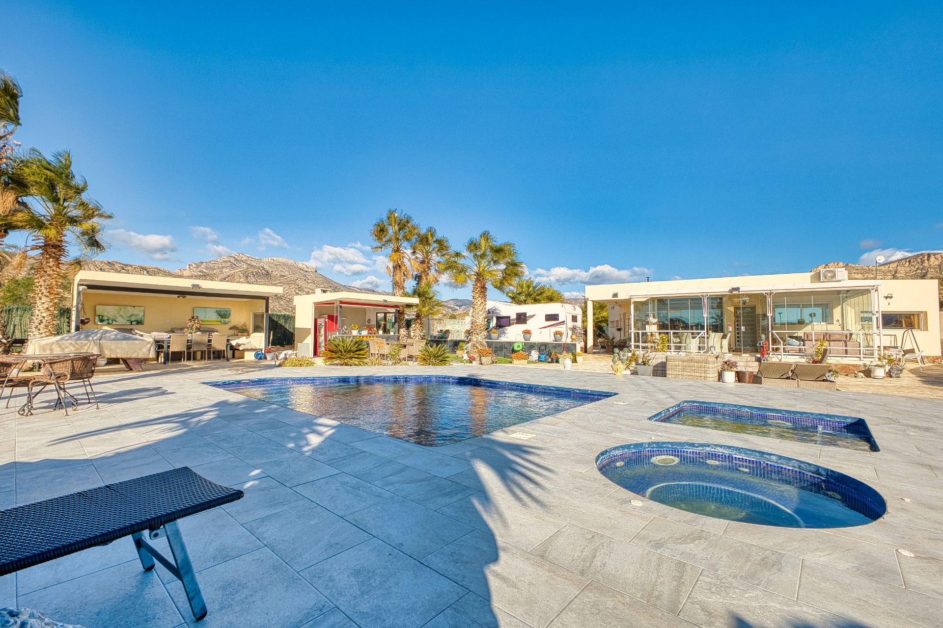 Piscina de Casa o xalet en venda en Jijona / Xixona amb Aire condicionat, Calefacció i Jardí privat