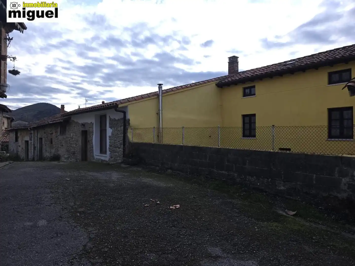 Vista exterior de Casa o chalet en venta en Herrerías con Terraza y Balcón