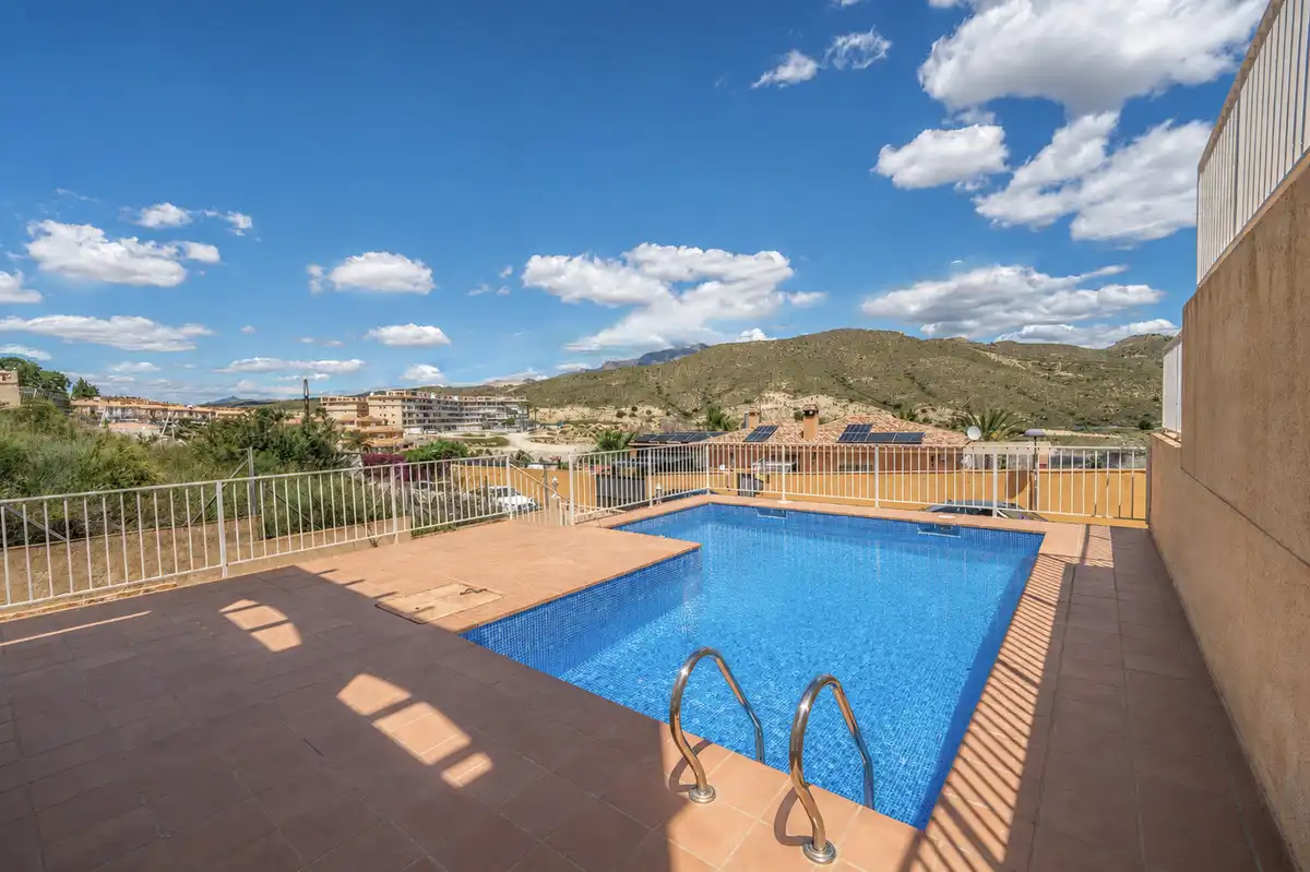 Casa pareada con terraza en venta en Carrer d'Oriola, imagen 5