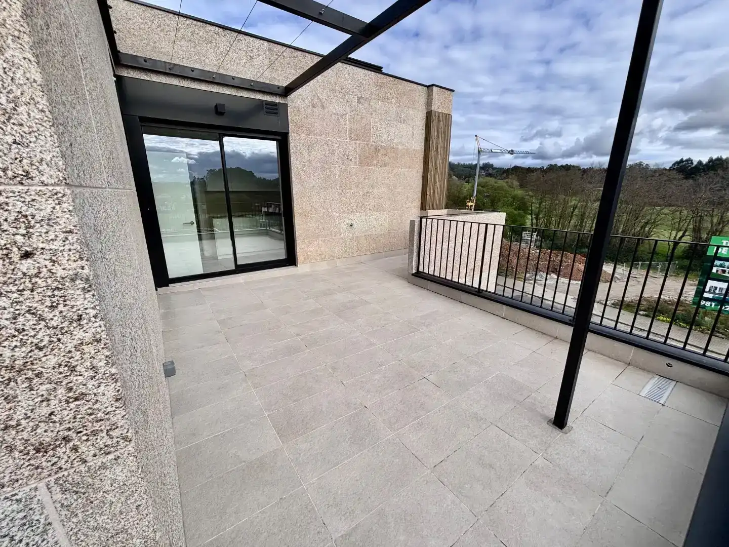 Terraza de Piso en venta en Oleiros con Jardín privado, Trastero y Piscina