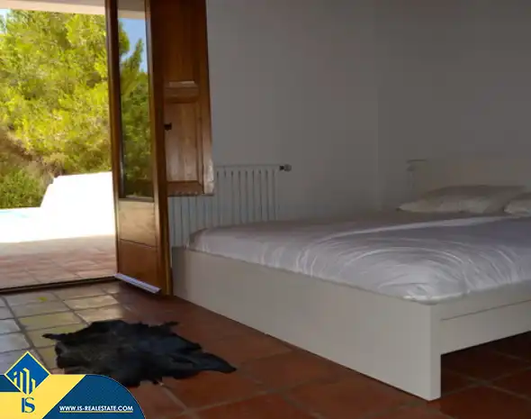 Habitación de Casa o chalet en venta en Santa Eulària des Riu con Terraza, Piscina y Amueblado