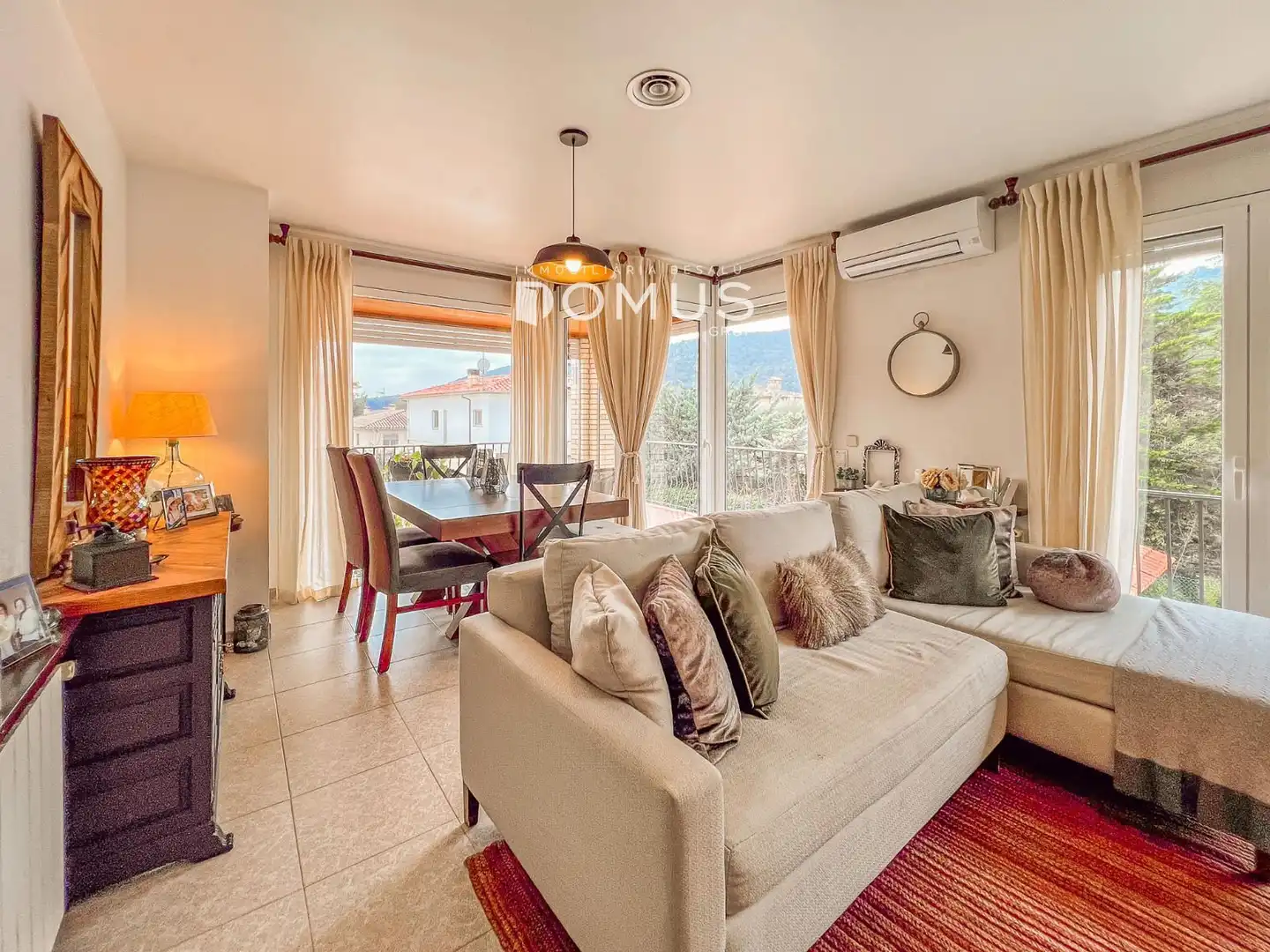 Living room of Houses for sale in Besalú  with Air Conditioner, Private garden and Terrace