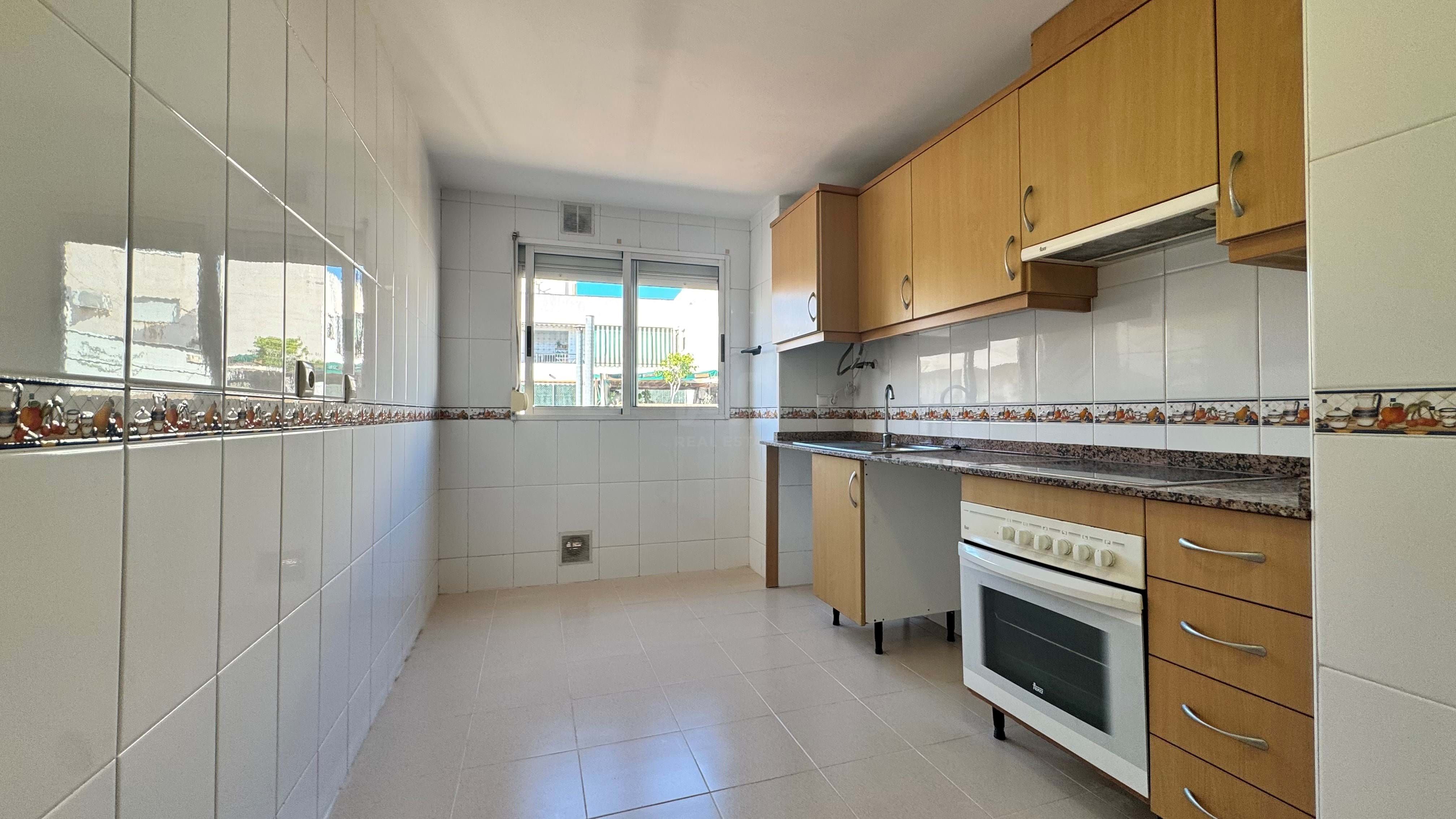 Küche von Wohnung zum Verkauf in Alicante / Alacant mit Schwimmbad