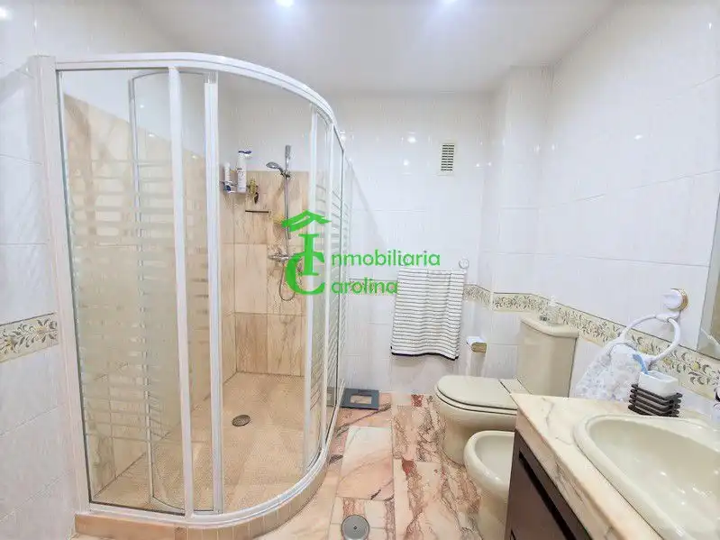 Badezimmer von Wohnung zum Verkauf in La Carolina mit Klimaanlage, Heizung und Abstellraum