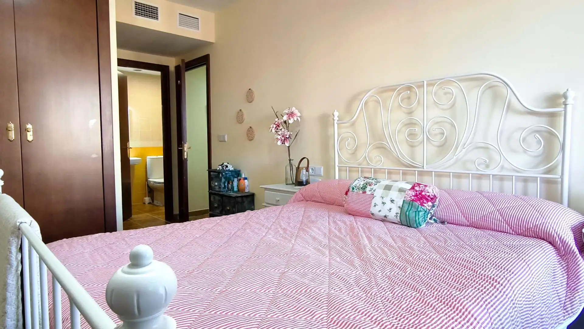 Habitación de Apartamento en venta en Ayamonte con Terraza, Amueblado y Piscina comunitaria