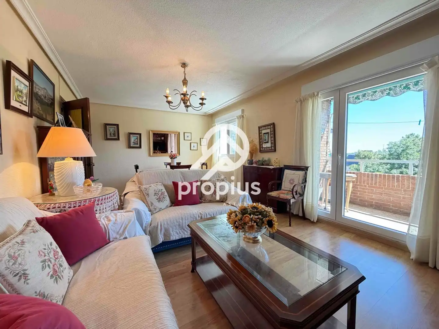 Sala de estar de Piso en venta en Hoyo de Manzanares con Calefacción, Parquet y Terraza