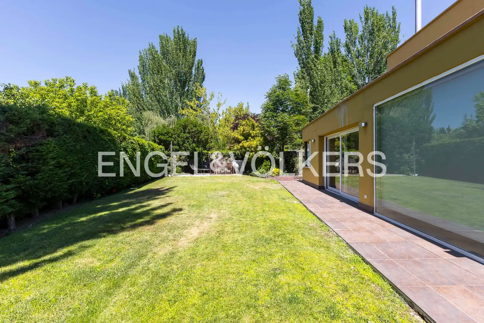 Garden of Houses for sale in La Moraleja  with Air Conditioner, Heating and Private garden