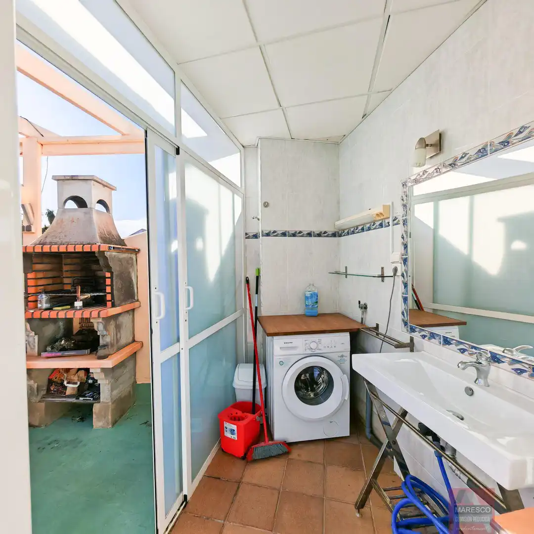 Bathroom of Attic for sale in Fuengirola  with Air Conditioner, Terrace and Community pool